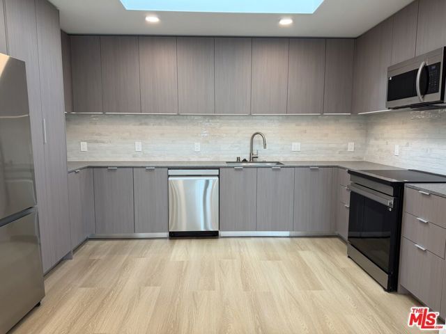 5119 Colfax Avenue 303, Valley Village, CA 91601
