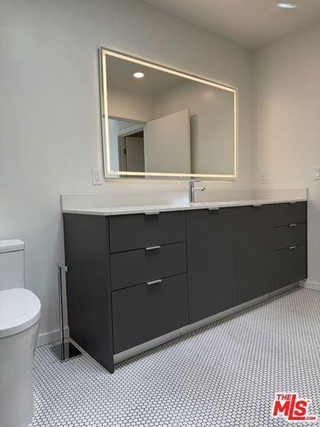 5119 Colfax Avenue 303, Valley Village, CA 91601