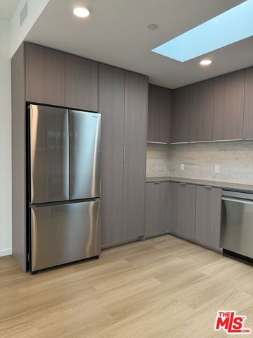 5119 Colfax Avenue 303, Valley Village, CA 91601