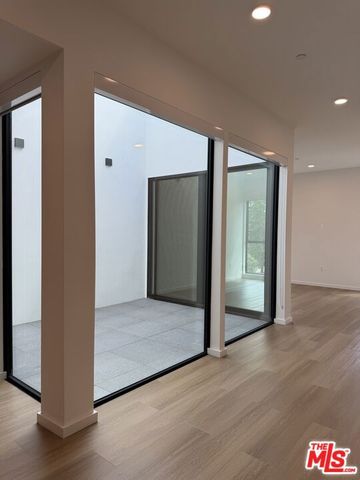 5119 Colfax Avenue 303, Valley Village, CA 91601