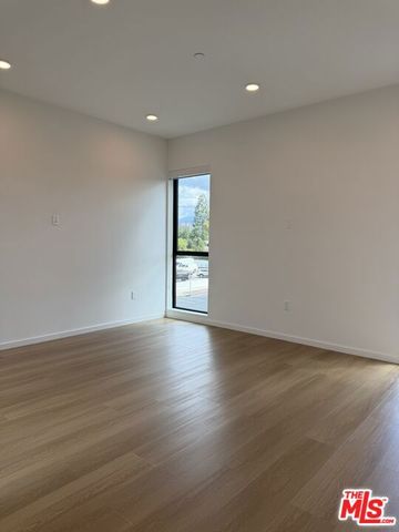5119 Colfax Avenue 303, Valley Village, CA 91601
