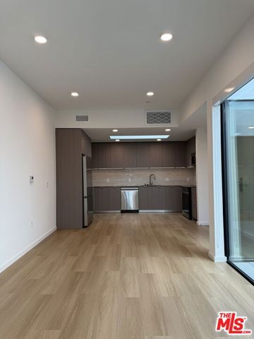 5119 Colfax Avenue 303, Valley Village, CA 91601