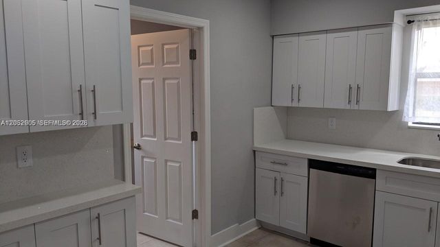 6461 Evans St, Hollywood, FL 33024