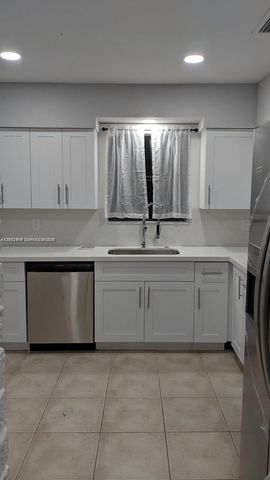 6461 Evans St, Hollywood, FL 33024