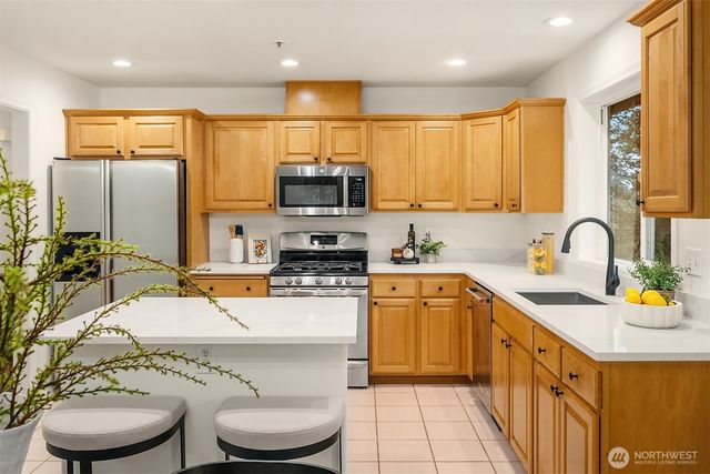 329 NE 185th Street, Shoreline, WA 98155