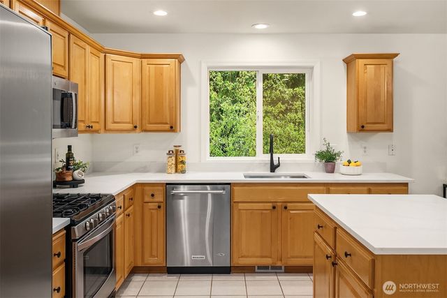 329 NE 185th Street, Shoreline, WA 98155