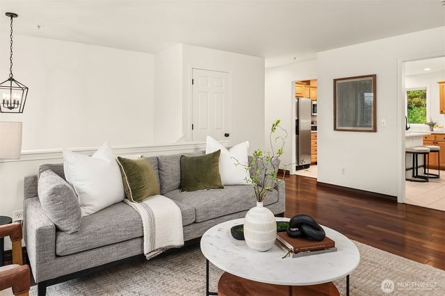 329 NE 185th Street, Shoreline, WA 98155