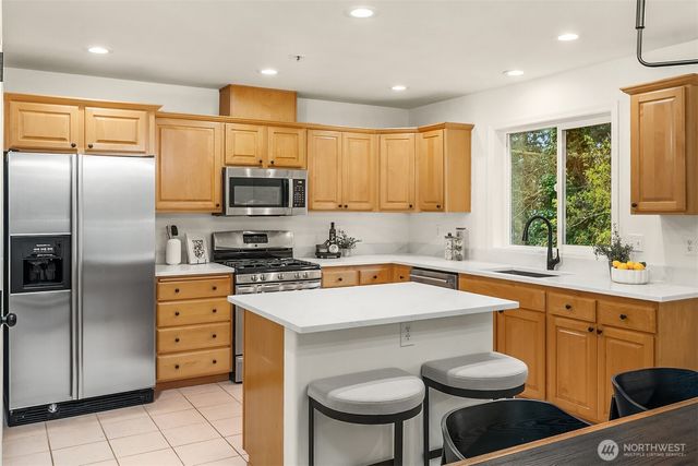 329 NE 185th Street, Shoreline, WA 98155