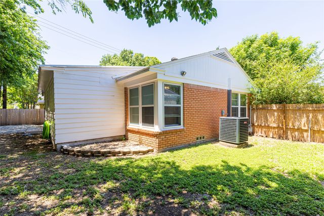 3509 Rogers Avenue, Fort Worth, TX 76109