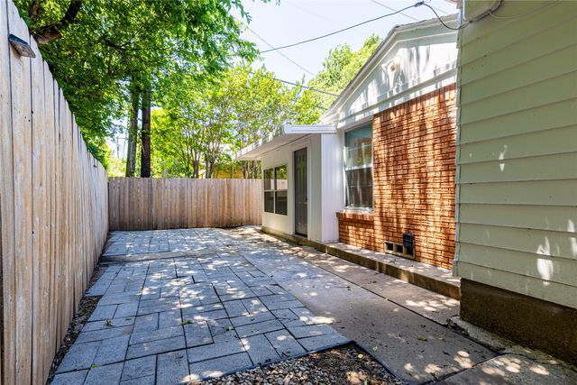 3509 Rogers Avenue, Fort Worth, TX 76109