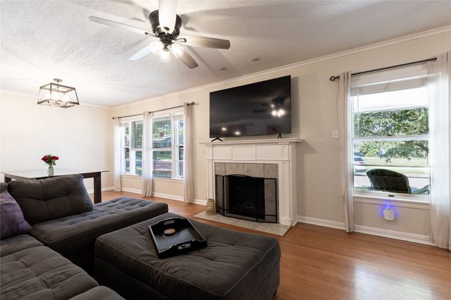3509 Rogers Avenue, Fort Worth, TX 76109