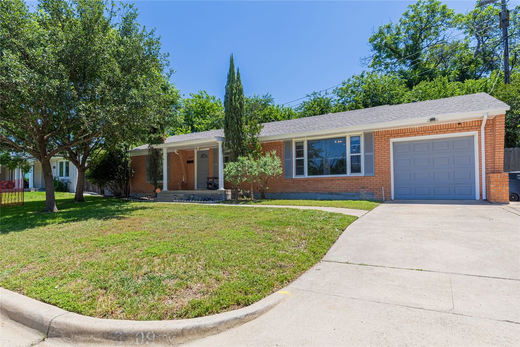 3509 Rogers Avenue, Fort Worth, TX 76109
