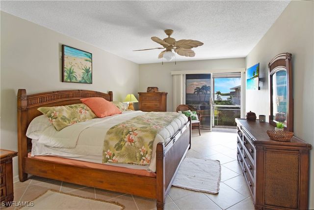 330 Kon Tiki DR D2, Naples, FL 34113