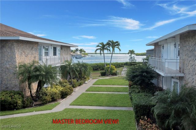 330 Kon Tiki DR D2, Naples, FL 34113