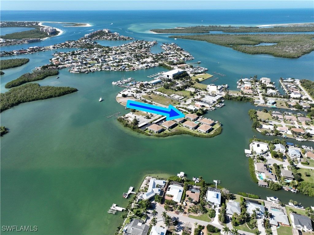 330 Kon Tiki DR D2, Naples, FL 34113