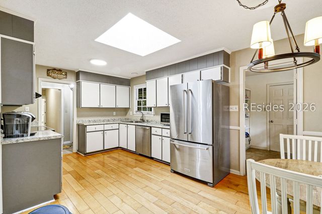 11 Deer Run Ln, Hilton Head Island, SC 29928