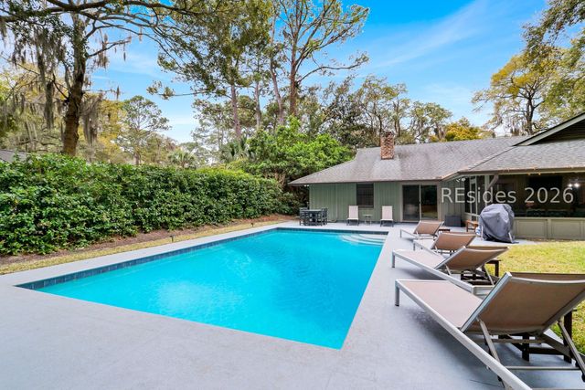 11 Deer Run Ln, Hilton Head Island, SC 29928