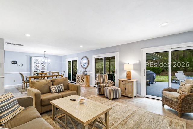 11 Deer Run Ln, Hilton Head Island, SC 29928