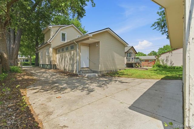 147 Crocker Boulevard, Mount Clemens, MI 48043