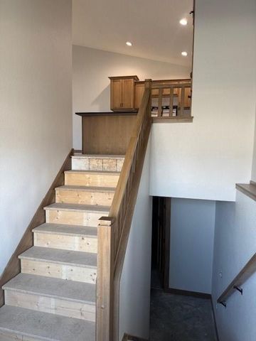 4901 Woodland Park Drive, Eau Claire, WI 54701