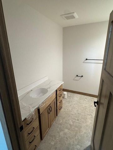 4901 Woodland Park Drive, Eau Claire, WI 54701