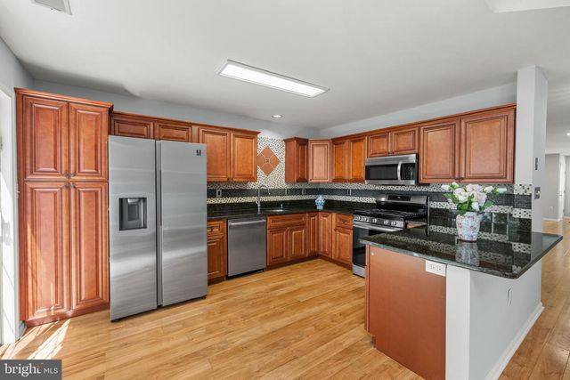 16 LEE CT, Plainsboro, NJ 08536
