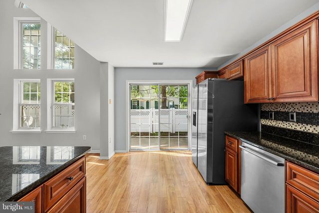 16 LEE CT, Plainsboro, NJ 08536