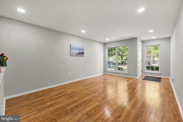 16 LEE CT, Plainsboro, NJ 08536