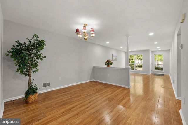16 LEE CT, Plainsboro, NJ 08536