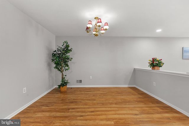 16 LEE CT, Plainsboro, NJ 08536