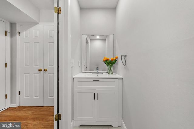 16 LEE CT, Plainsboro, NJ 08536