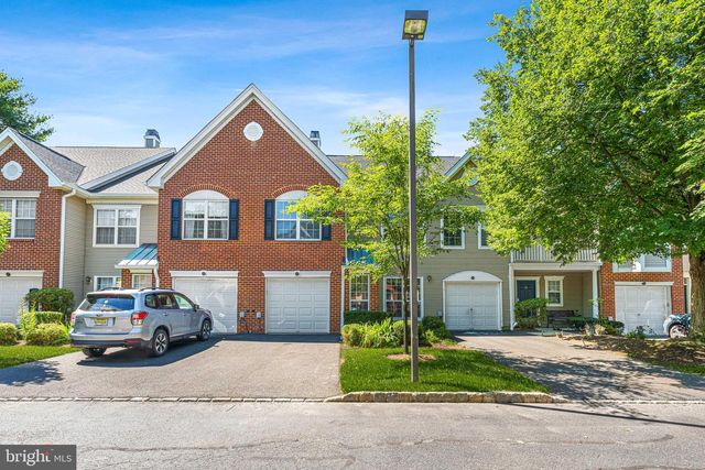 16 LEE CT, Plainsboro, NJ 08536