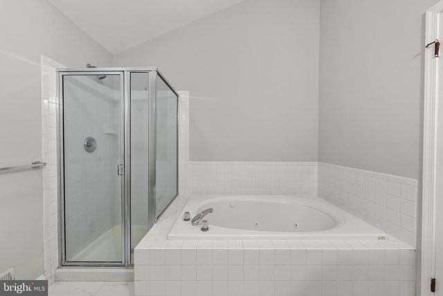 16 LEE CT, Plainsboro, NJ 08536