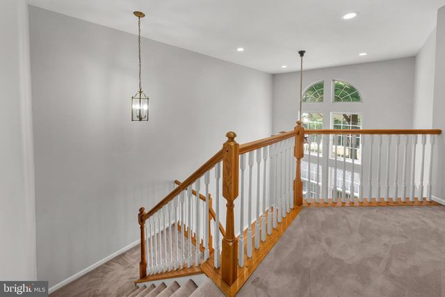 16 LEE CT, Plainsboro, NJ 08536