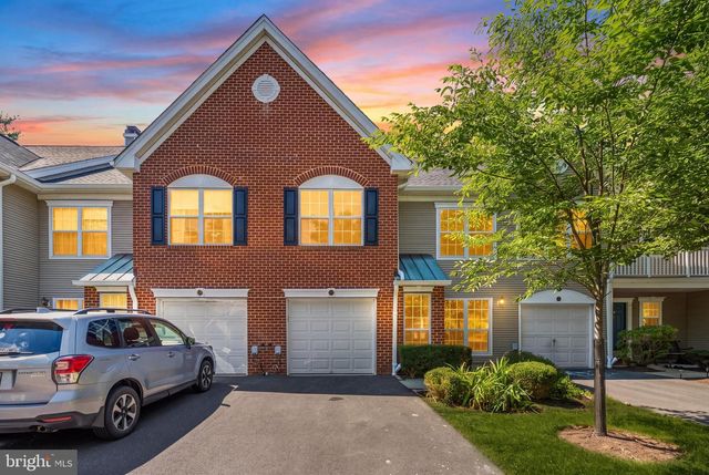 16 LEE CT, Plainsboro, NJ 08536