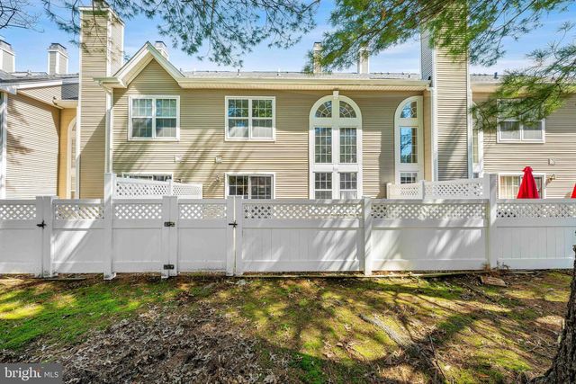 16 LEE CT, Plainsboro, NJ 08536