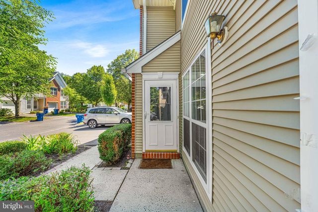 16 LEE CT, Plainsboro, NJ 08536