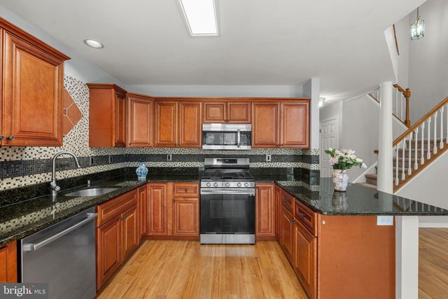16 LEE CT, Plainsboro, NJ 08536