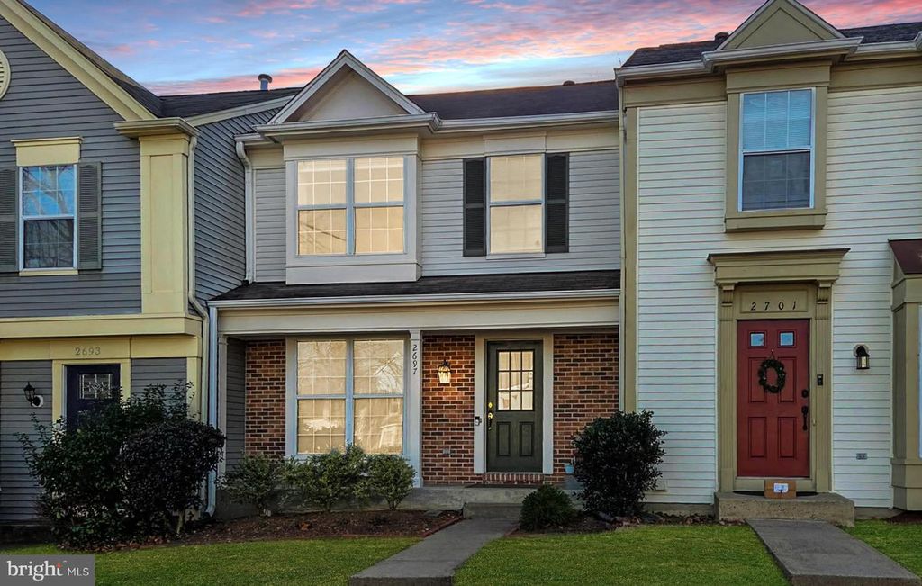 2697 MCGUFFEYS CT, Woodbridge, VA 22191