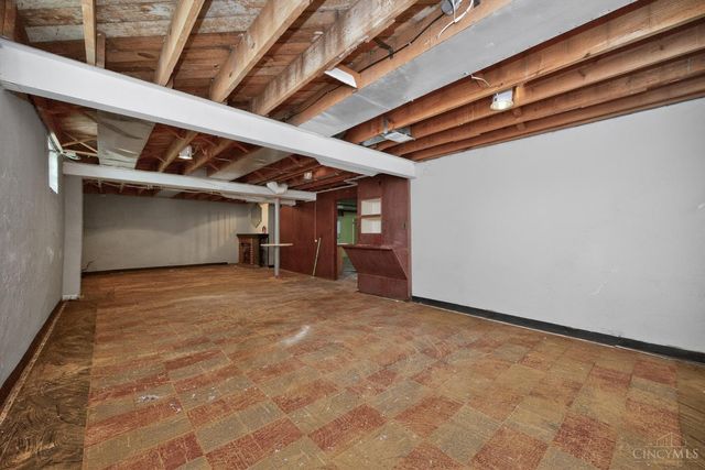 1647 Dell Terrace, Cincinnati, OH 45230
