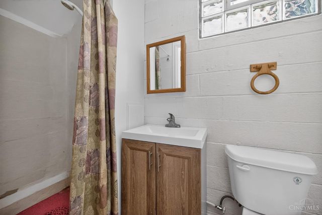 1647 Dell Terrace, Cincinnati, OH 45230