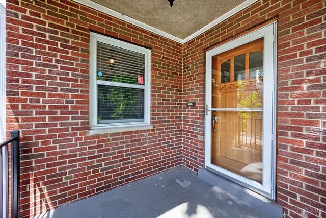 1647 Dell Terrace, Cincinnati, OH 45230