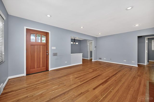 1647 Dell Terrace, Cincinnati, OH 45230