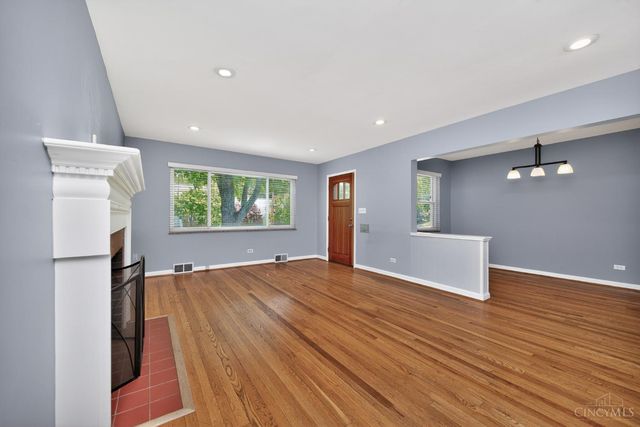 1647 Dell Terrace, Cincinnati, OH 45230