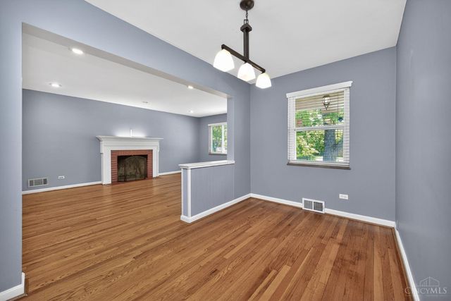 1647 Dell Terrace, Cincinnati, OH 45230