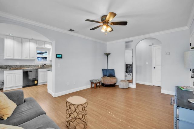 2105 Juliesse Ave, Sacramento, CA 95821