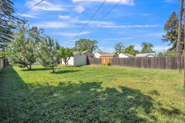 2105 Juliesse Ave, Sacramento, CA 95821