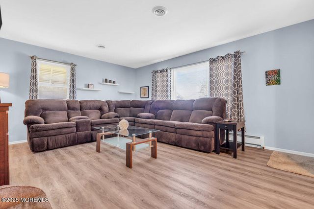 37 Carlisle Road, Berkeley, NJ 08721