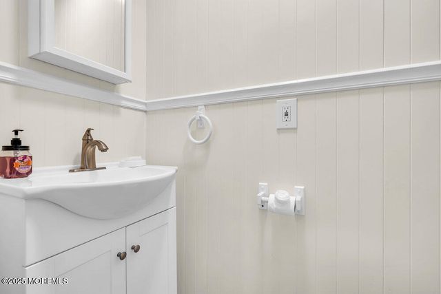 37 Carlisle Road, Berkeley, NJ 08721