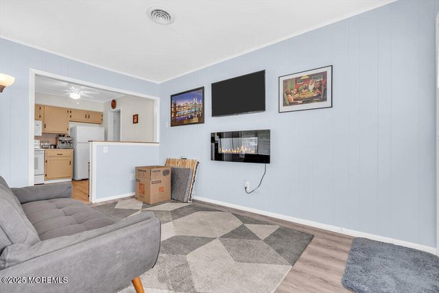 37 Carlisle Road, Berkeley, NJ 08721